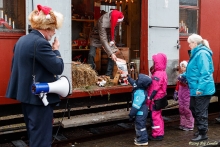 Utdelning av klappar vid Tomteverkstaden (2018)